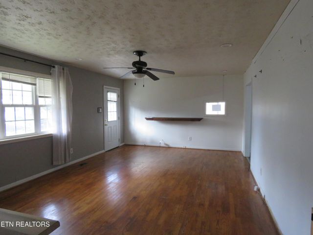 4330 Fulton Rd, Corryton, TN 37721