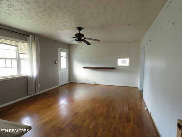 4330 Fulton Rd, Corryton, TN 37721