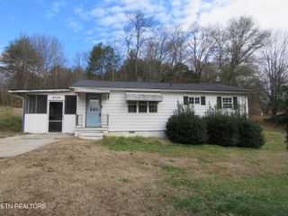 4330 Fulton Rd, Corryton, TN 37721