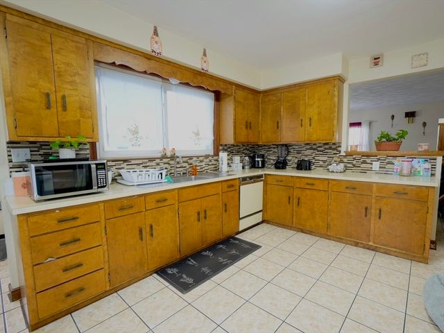 462 American Legion Hwy, Revere, MA 02151