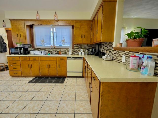 462 American Legion Hwy, Revere, MA 02151