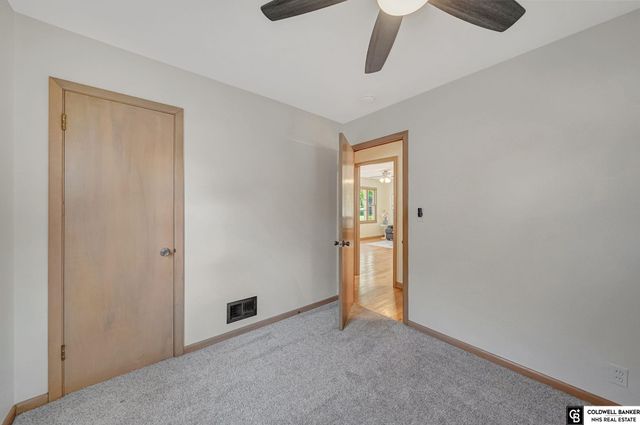 5125 GREENWOOD Street, Lincoln, NE 68504