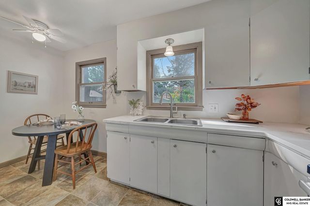 5125 GREENWOOD Street, Lincoln, NE 68504