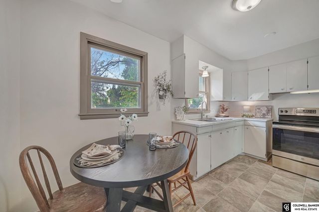 5125 GREENWOOD Street, Lincoln, NE 68504