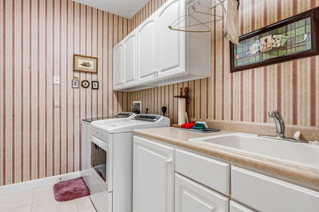 999 Brookwood Drive 999 Brookwood Drive, Troy, OH 45373