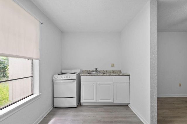 806 East Emily Avenue 6, Wharton, TX 77488