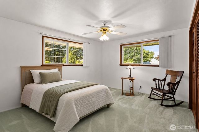 426 4th Avenue SE, Pacific, WA 98047
