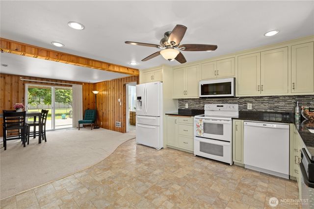 426 4th Avenue SE, Pacific, WA 98047