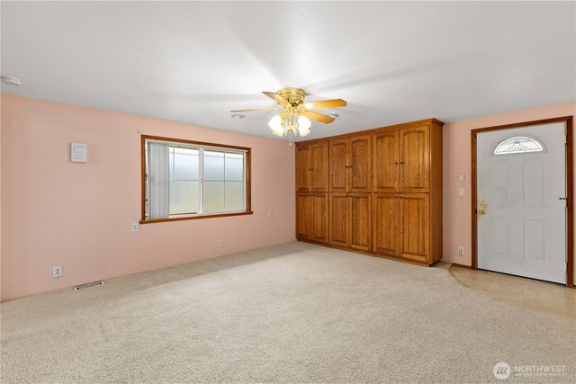 426 4th Avenue SE, Pacific, WA 98047
