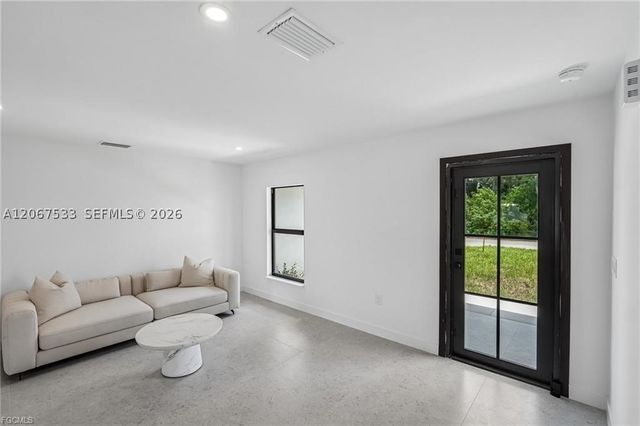 2800 NW 10TH ST, Cape Coral, FL 33993