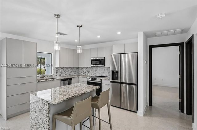 2800 NW 10TH ST, Cape Coral, FL 33993