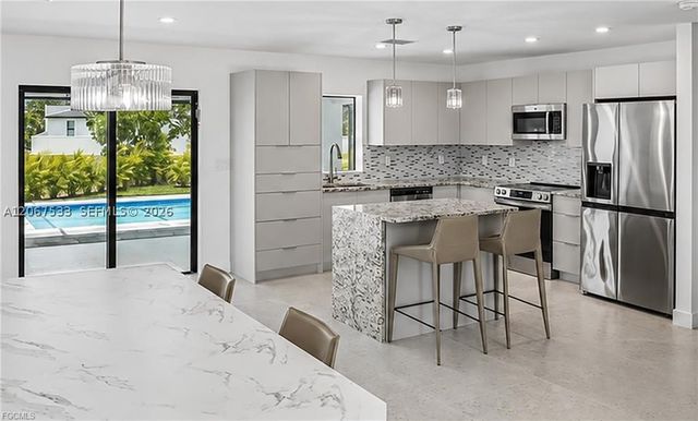 2800 NW 10TH ST, Cape Coral, FL 33993