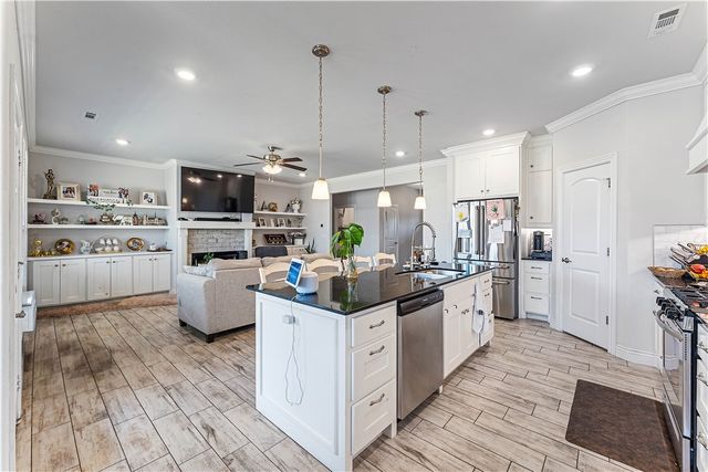 1020 E Skyline Loop, Centerton, AR 72719