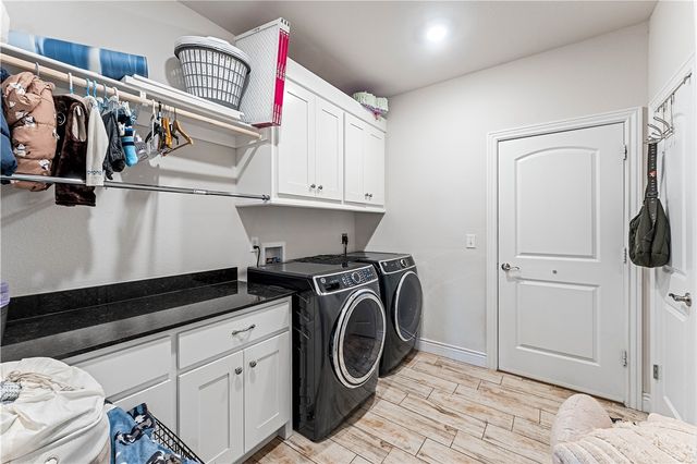1020 E Skyline Loop, Centerton, AR 72719
