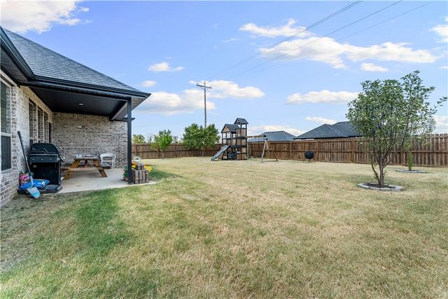 1020 E Skyline Loop, Centerton, AR 72719