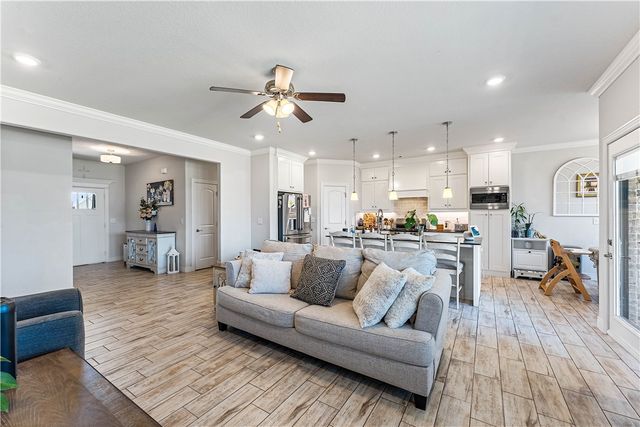 1020 E Skyline Loop, Centerton, AR 72719