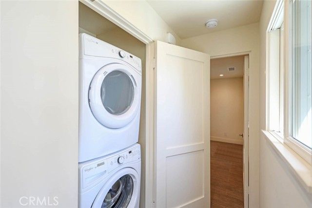 376 Cliff Drive E, Laguna Beach, CA 92651