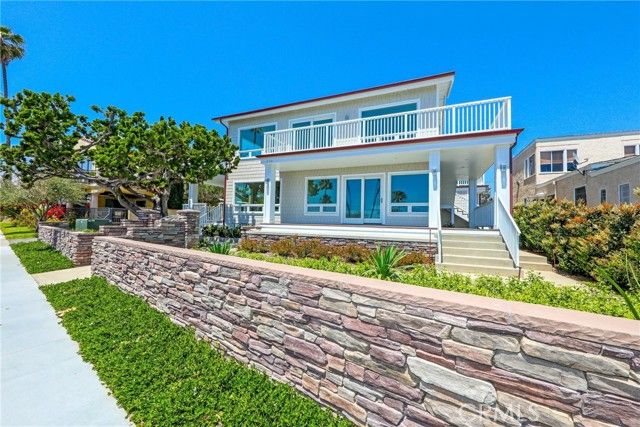 376 Cliff Drive E, Laguna Beach, CA 92651