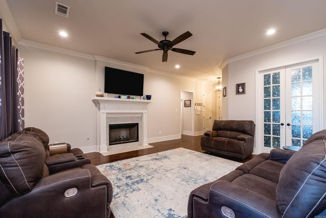 885 Oak Forest Circle, Sherwood, AR 72120