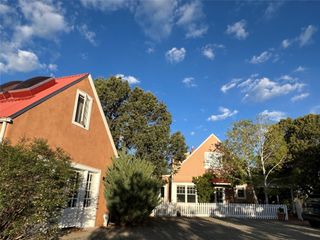 15 Toltec Road, Santa Fe, NM 87505