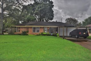 2003 Stonecrest Drive, Houston, TX 77018