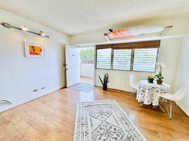 1516 Ward Avenue 203, Honolulu, HI 96822