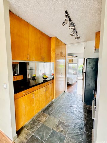 1516 Ward Avenue 203, Honolulu, HI 96822