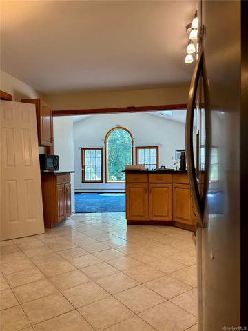17 Alex Lane, Glen Cove, NY 11542