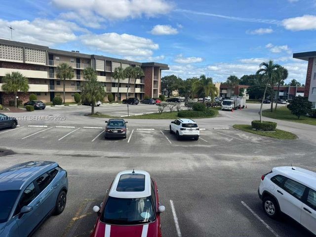 3001 NW 46th Avenue 207, Lauderdale Lakes, FL 33313