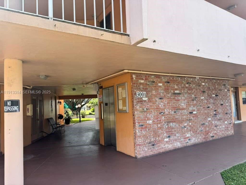 3001 NW 46th Avenue 207, Lauderdale Lakes, FL 33313