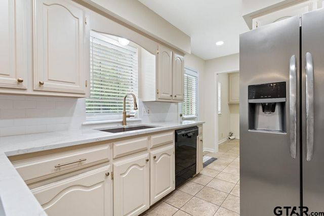 2110 Macbeth, Tyler, TX 75703