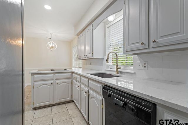2110 Macbeth, Tyler, TX 75703