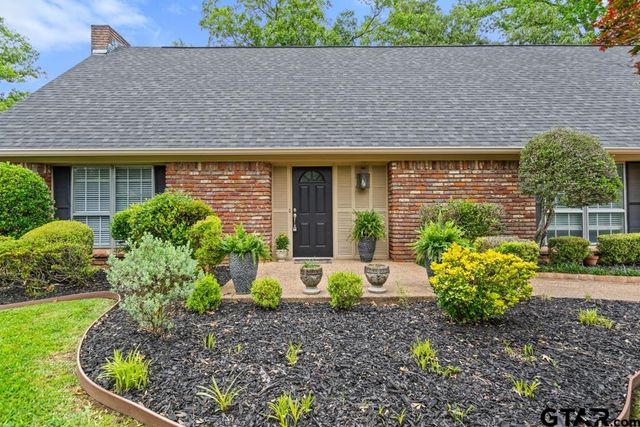 2110 Macbeth, Tyler, TX 75703