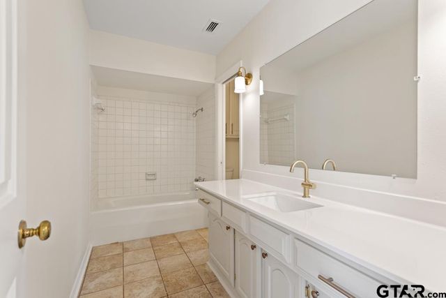 2110 Macbeth, Tyler, TX 75703