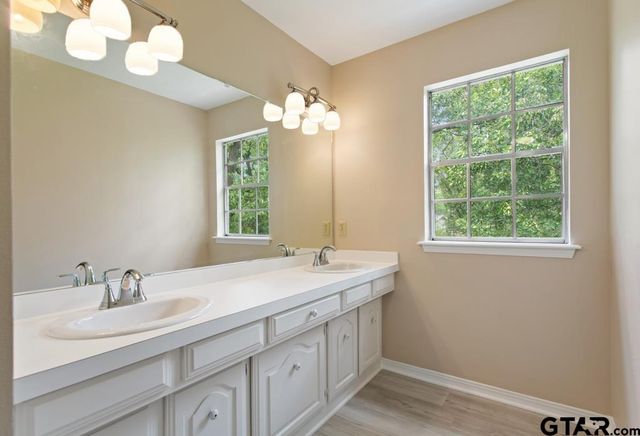 2110 Macbeth, Tyler, TX 75703