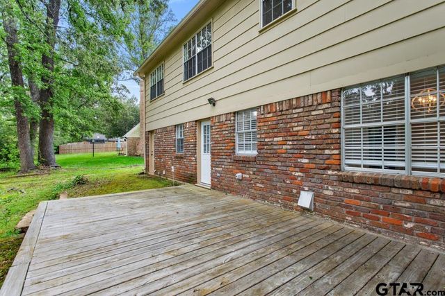 2110 Macbeth, Tyler, TX 75703
