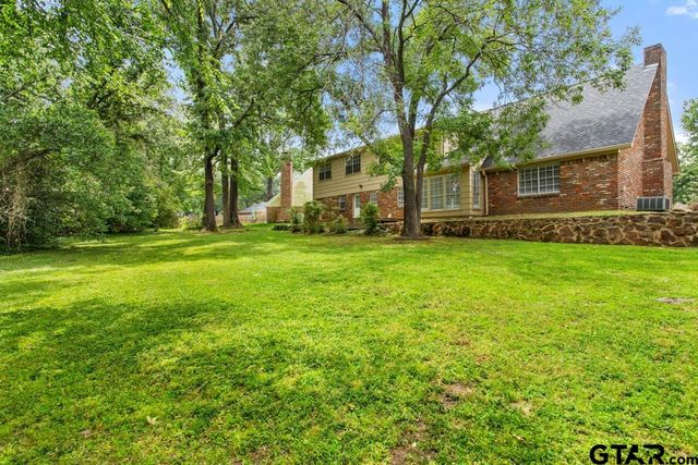 2110 Macbeth, Tyler, TX 75703