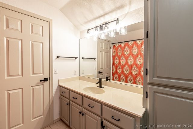 16623 N 97th East Avenue, Collinsville, OK 74021