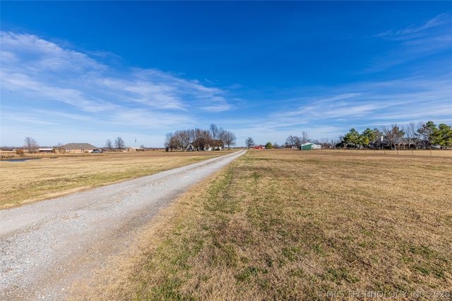 16623 N 97th East Avenue, Collinsville, OK 74021