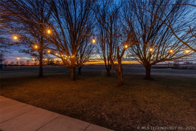 16623 N 97th East Avenue, Collinsville, OK 74021