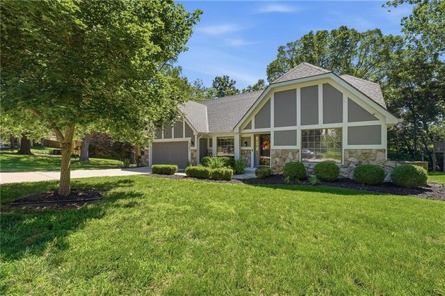 8201 N Oregon Drive, Kansas City, MO 64151