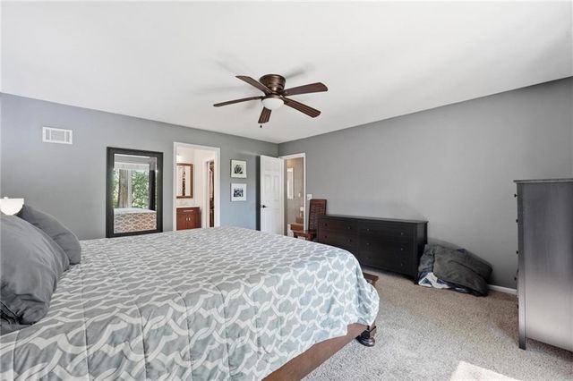 8201 N Oregon Drive, Kansas City, MO 64151