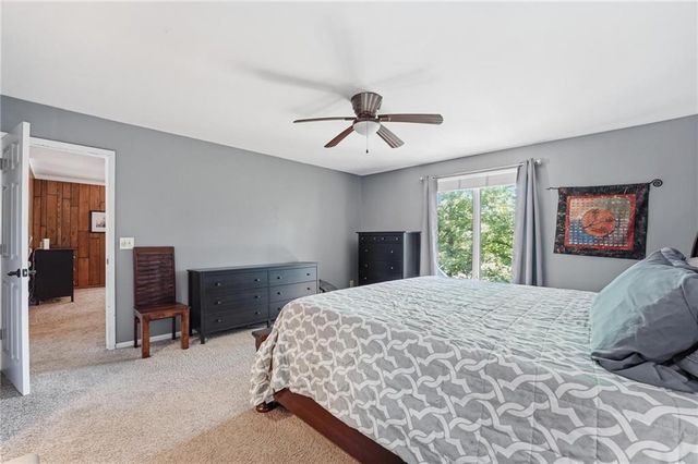 8201 N Oregon Drive, Kansas City, MO 64151