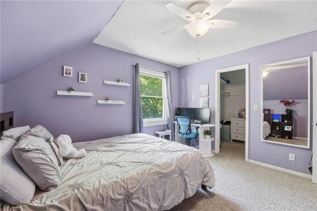 8201 N Oregon Drive, Kansas City, MO 64151