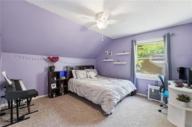 8201 N Oregon Drive, Kansas City, MO 64151