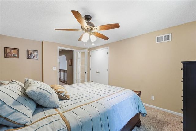 8201 N Oregon Drive, Kansas City, MO 64151