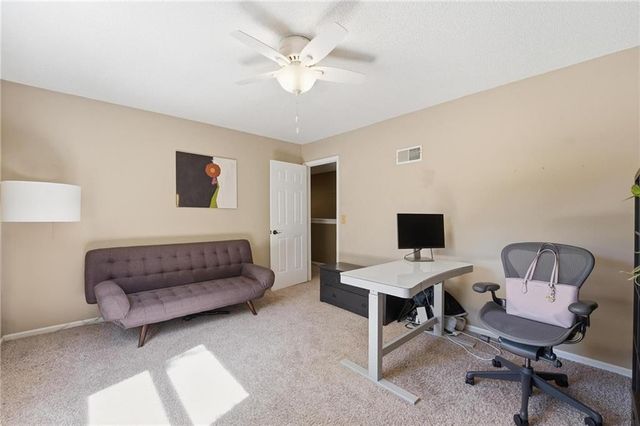 8201 N Oregon Drive, Kansas City, MO 64151