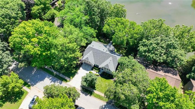 8201 N Oregon Drive, Kansas City, MO 64151