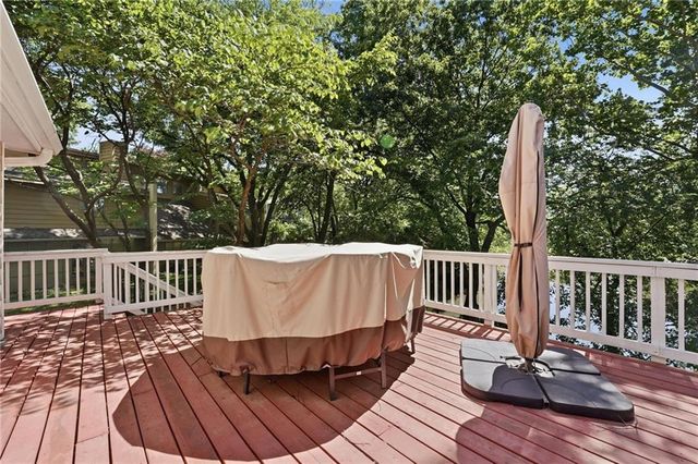 8201 N Oregon Drive, Kansas City, MO 64151