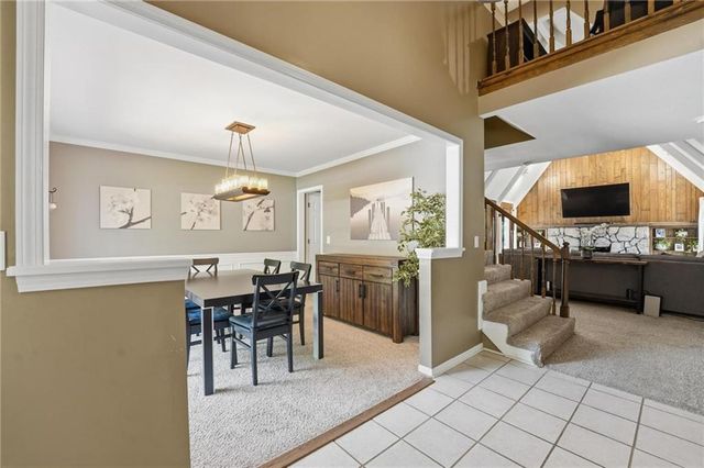 8201 N Oregon Drive, Kansas City, MO 64151